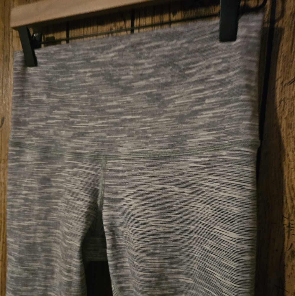 LULULEMON Wunder Under Crop II Rollover Scalloped Ankle - Size 6 - Picture 7 of 11